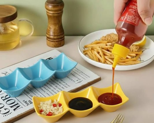 3 Grid Japanese Dip Sauce Tray|Plastic Sauce Dish Multi Section Condiment Tray  (Random Color)